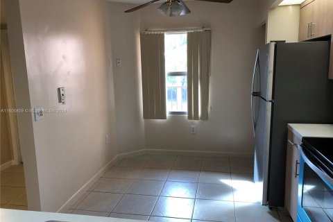 Condominio en venta en Pembroke Pines, Florida, 2 dormitorios, 112.13 m2 № 1226343 - foto 8