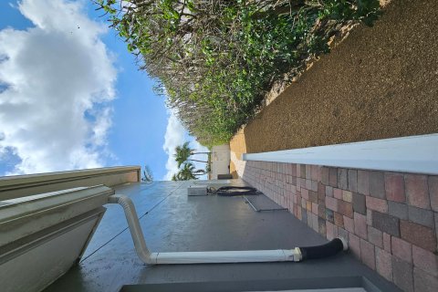 Casa en venta en North Palm Beach, Florida, 4 dormitorios, 334.63 m2 № 1094052 - foto 2