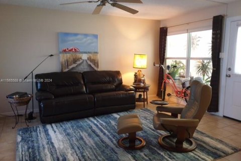 Condominio en venta en Deerfield Beach, Florida, 1 dormitorio, 74.32 m2 № 1101903 - foto 9