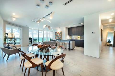 Condominio en venta en Miami Beach, Florida, 2 dormitorios, 163.23 m2 № 2279 - foto 10