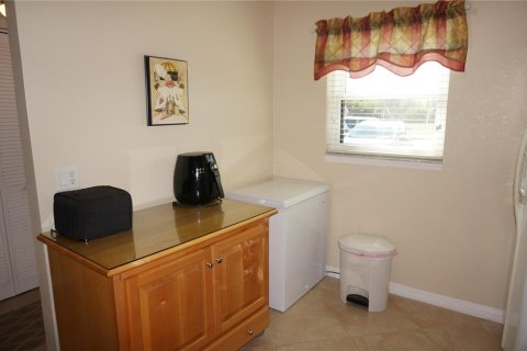 Condo in Punta Gorda, Florida, 2 bedrooms  № 1004159 - photo 13