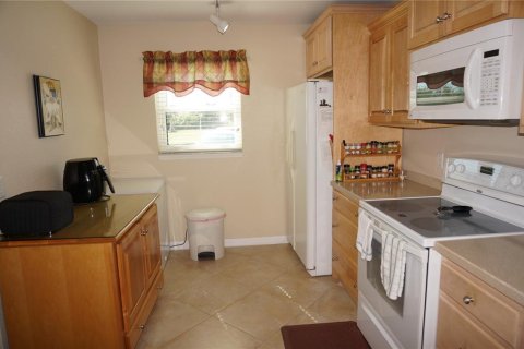 Condo in Punta Gorda, Florida, 2 bedrooms  № 1004159 - photo 12