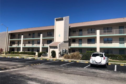 Condominio en venta en Punta Gorda, Florida, 2 dormitorios, 114.08 m2 № 1004159 - foto 1