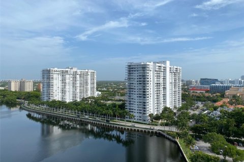 Condominio en venta en Aventura, Florida, 2 dormitorios, 102.56 m2 № 358687 - foto 16