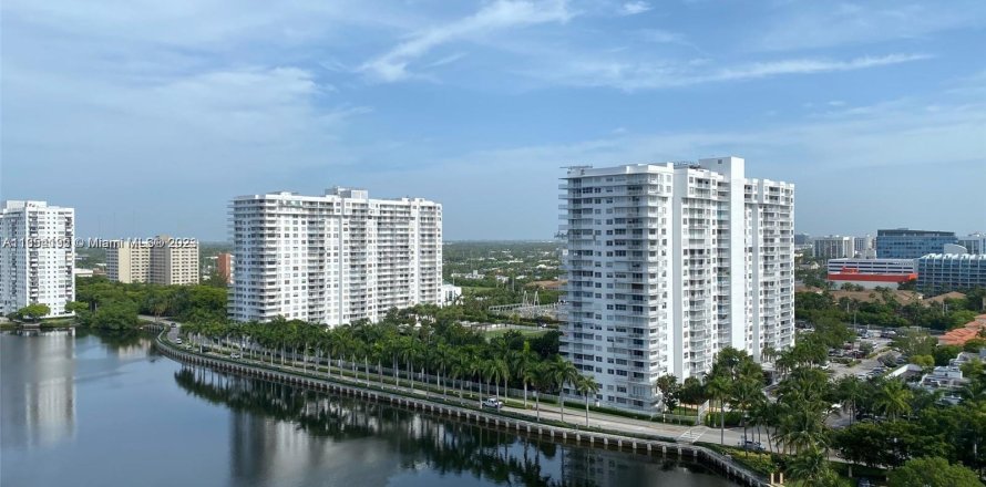 Condo in Aventura, Florida, 2 bedrooms  № 358687