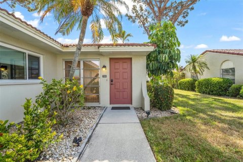 Villa ou maison à louer à Sarasota, Floride: 2 chambres, 93.74 m2 № 1371113 - photo 2