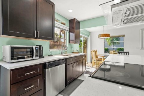 Villa ou maison à louer à Sarasota, Floride: 2 chambres, 93.74 m2 № 1371113 - photo 6