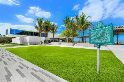 Villa ou maison à louer à Sarasota, Floride: 2 chambres, 93.74 m2 № 1371113 - photo 21