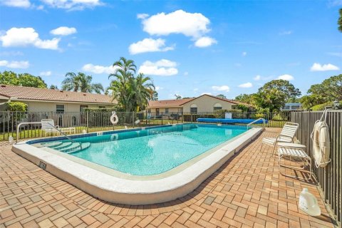 Casa en alquiler en Sarasota, Florida, 2 dormitorios, 93.74 m2 № 1371113 - foto 17