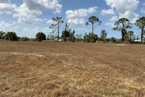 Terrain à vendre à Cape Coral, Floride № 362414 - photo 4