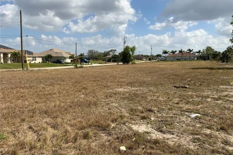 Terrain à vendre à Cape Coral, Floride № 362414 - photo 13