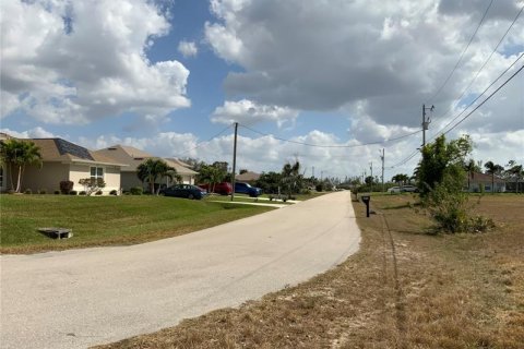 Купить земельный участок в Кейп-Корал, Флорида № 362414 - фото 18