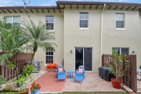 Townhouse in West Palm Beach, Florida 3 bedrooms, 177.72 sq.m. № 1080463 - photo 5