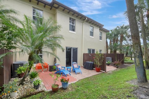 Townhouse in West Palm Beach, Florida 3 bedrooms, 177.72 sq.m. № 1080463 - photo 4