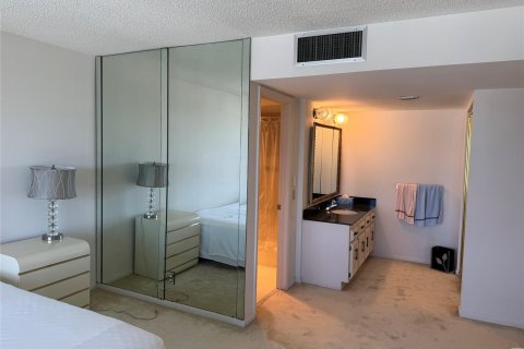 Condo in Fort Lauderdale, Florida, 1 bedroom  № 984094 - photo 7