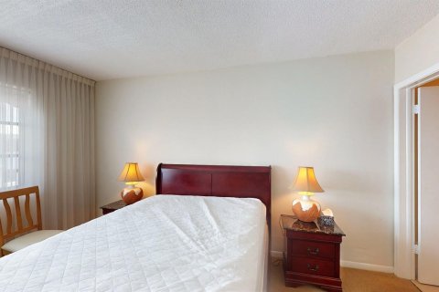 Condo in Pompano Beach, Florida, 2 bedrooms  № 1174583 - photo 10