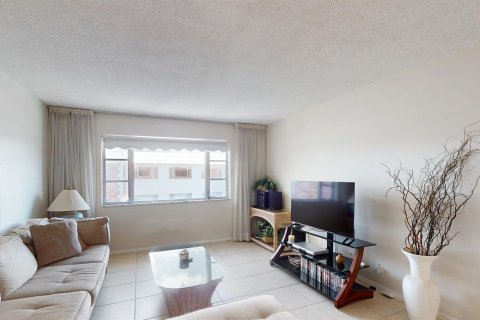 Condo in Pompano Beach, Florida, 2 bedrooms  № 1174583 - photo 23