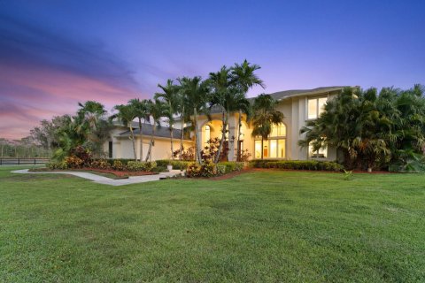 House in Lake Worth, Florida 5 bedrooms, 449.18 sq.m. № 1222593 - photo 7