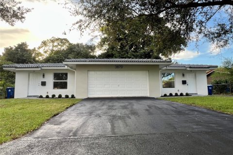 Commercial property in Coral Springs, Florida 222.04 sq.m. № 860475 - photo 23