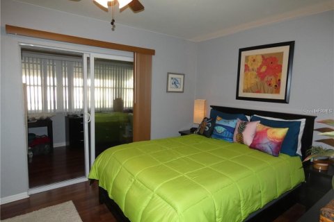 Condo in Saint Petersburg, Florida, 1 bedroom  № 1272896 - photo 15