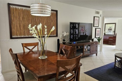 Condo in Sunrise, Florida, 2 bedrooms  № 1367393 - photo 11