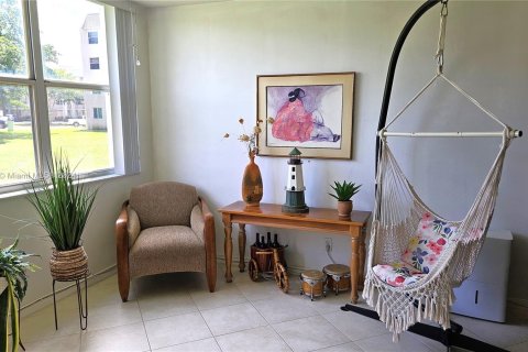 Condo in Sunrise, Florida, 2 bedrooms  № 1367393 - photo 17