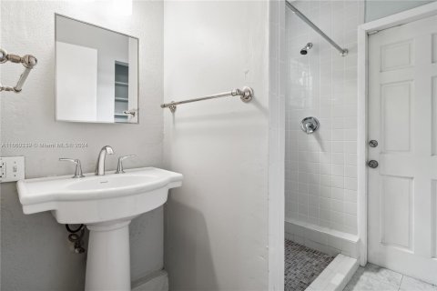 Casa en venta en Miami, Florida, 3 dormitorios, 174.28 m2 № 1367303 - foto 19