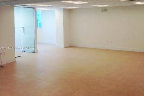 Propiedad comercial en venta en Miami, Florida № 572498 - foto 7