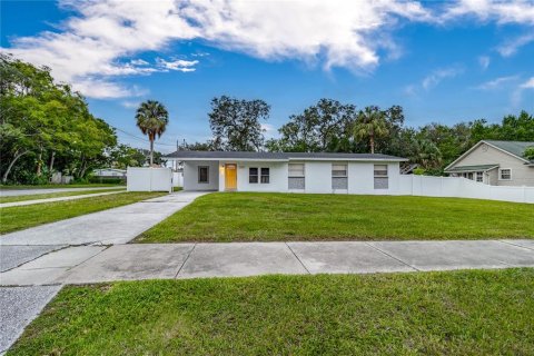 Villa ou maison à vendre à Tampa, Floride: 4 chambres, 121.98 m2 № 1403830 - photo 1