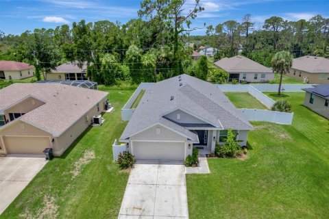 House in North Port, Florida 4 bedrooms, 201.69 sq.m. № 1261878 - photo 4