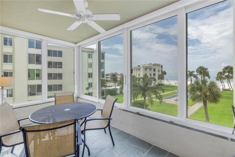 Copropriété à vendre à Sarasota, Floride: 2 chambres, 111.67 m2 № 1368273 - photo 15