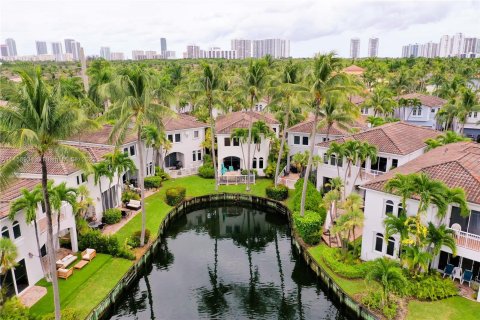 Villa ou maison à vendre à Aventura, Floride: 3 chambres, 215.07 m2 № 739404 - photo 29