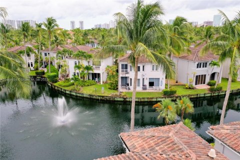 Villa ou maison à vendre à Aventura, Floride: 3 chambres, 215.07 m2 № 739404 - photo 30