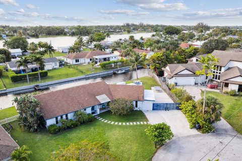 Casa en venta en Lake Worth, Florida, 4 dormitorios, 233.46 m2 № 1093198 - foto 22