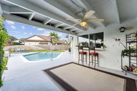 House in Lake Worth, Florida 4 bedrooms, 233.46 sq.m. № 1093198 - photo 20