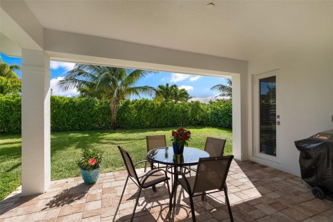 House in Hutchinson Island South, Florida 4 bedrooms, 185.8 sq.m. № 1145868 - photo 14