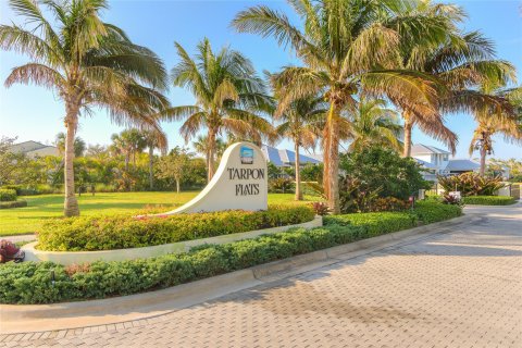 House in Hutchinson Island South, Florida 4 bedrooms, 185.8 sq.m. № 1145868 - photo 9