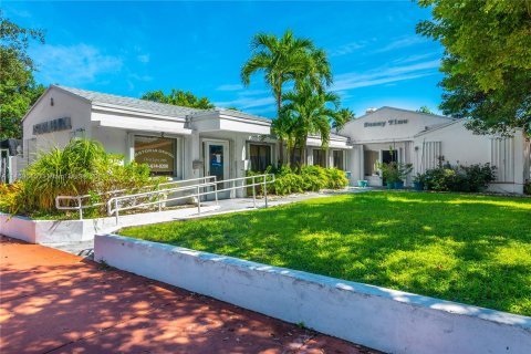 Купить коммерческую недвижимость в Майами-Бич, Флорида № 739670 - фото 8