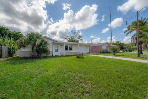 House in Holiday, Florida 2 bedrooms, 78.78 sq.m. № 1322854 - photo 4