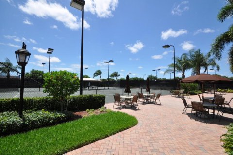 House in Delray Beach, Florida 3 bedrooms, 170.57 sq.m. № 1002776 - photo 7