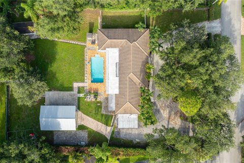 Villa ou maison à vendre à Miami, Floride: 4 chambres, 251.21 m2 № 1367434 - photo 25