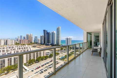 Copropriété à louer à Sunny Isles Beach, Floride: 3 chambres, 175.77 m2 № 1367383 - photo 3