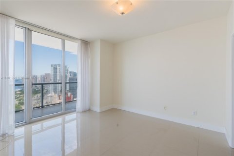 Copropriété à louer à Miami, Floride: 2 chambres, 111.3 m2 № 1367382 - photo 6