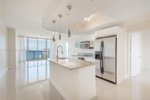 Copropriété à louer à Miami, Floride: 2 chambres, 111.3 m2 № 1367382 - photo 4