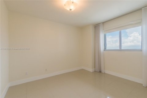 Condo in Miami, Florida, 2 bedrooms  № 1367382 - photo 18