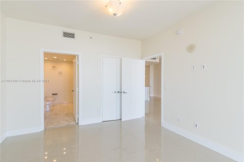 Copropriété à louer à Miami, Floride: 2 chambres, 111.3 m2 № 1367382 - photo 13