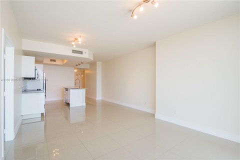 Condominio en alquiler en Miami, Florida, 2 dormitorios, 111.3 m2 № 1367382 - foto 12