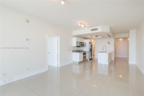 Condo in Miami, Florida, 2 bedrooms  № 1367382 - photo 11