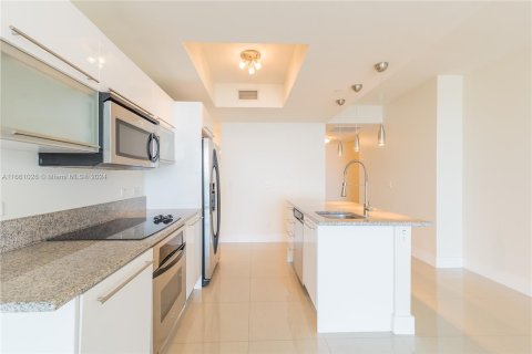 Condo in Miami, Florida, 2 bedrooms  № 1367382 - photo 10