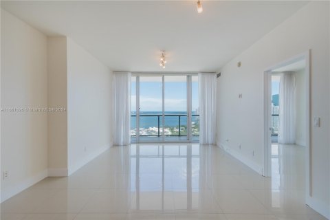 Condo in Miami, Florida, 2 bedrooms  № 1367382 - photo 7